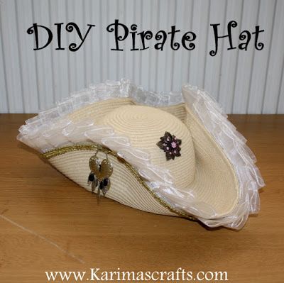 Karima's Crafts: DIY Pirate Hat Tutorial Diy Pirate Hat, Hermione From Harry Potter, Dress Up Costume Ideas, Ren Faire Outfit Ideas, Pirate Captain Hat, Straw Hat Diy, Pirate Party Food, Up Costume Ideas, Pirate Decorations