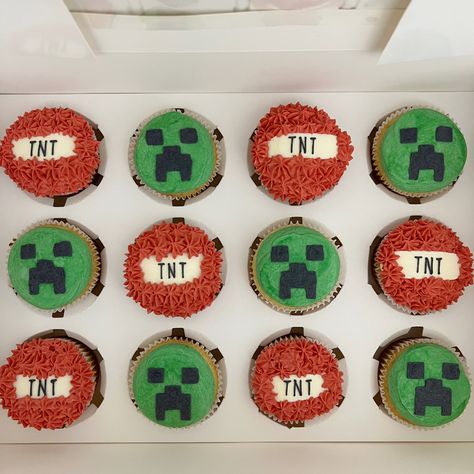 Minecraft Party Cupcakes, Mind Craft Cupcakes Ideas, Mind Craft Cupcakes, Easy Minecraft Cupcakes, Minecraft Pull Apart Cupcake Cake, Minecraft Birthday Cupcakes, Minecraft Cupcake Ideas, Minecraft Cupcakes Ideas, Minecraft Desserts