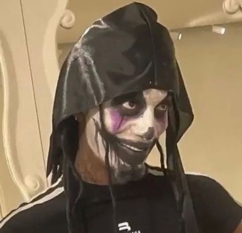 Carti Vamp Makeup, Playboi Carti Face Paint, Carti Face Paint, Playboi Carti Vamp, Carti Vamp, Vamp Makeup, Celebrity Selfies, Y2k Profile Picture, My Stomach Hurts