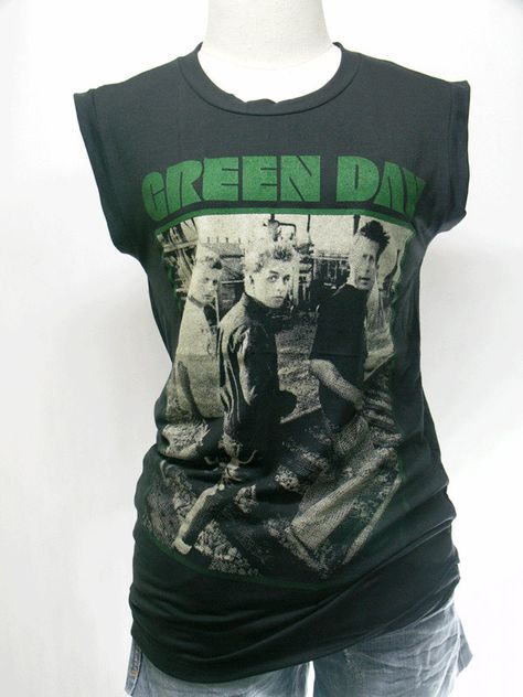 Green Day Tee Green Day Shirt, Band Outfits, Tshirt Women, Gothic Clothing, Vest Women, I'm With The Band, Band Merch, Lorde, Band Shirts