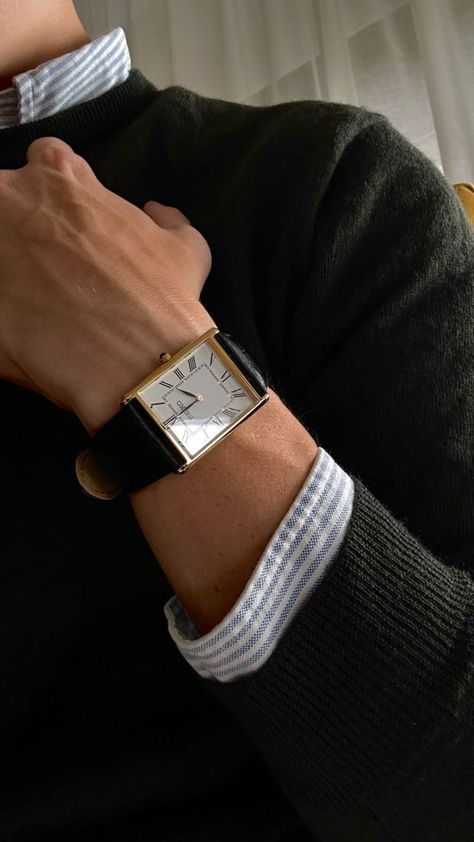 Vintage Seiko Watches, Seiko Gold, Stylish Watches Men, Tank Watch, Nixon Watch, Classy Outfits Men, Fancy Watches, Gents Fashion, Mens Fashion Watches