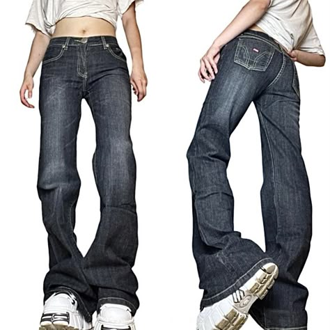 Baggy Flare Jeans, Cool Pants, 2000s Fashion Outfits, Swaggy Outfits, Mode Inspo, Jeans Outfit, Jeans For Women, 2000s Fashion, Dream Clothes