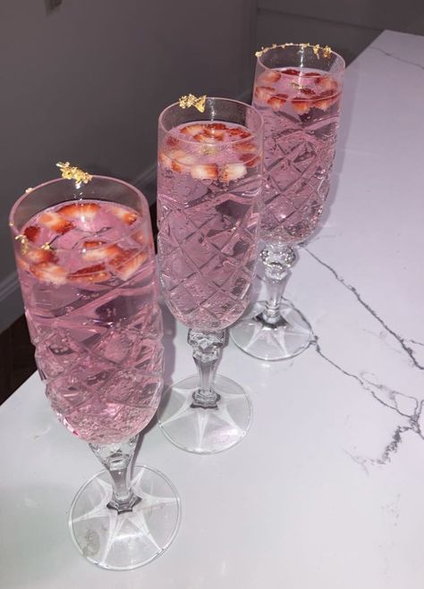 #pink #lemonade #drinks #strawberry #pretty #sweet #aesthetic Pink Strawberry Lemonade, Strawberry Lemonade Aesthetic, Pink Lemonade Aesthetic, Rose Gold Party Theme, Lemonade Aesthetic, Drinks Strawberry, Sweet Aesthetic, Pink Soda, Summer Child