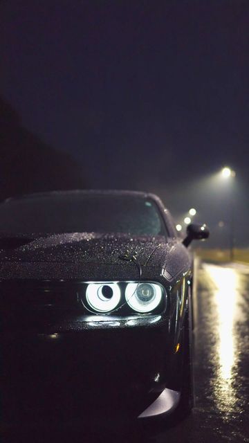 2TMAB car photos & video on Instagram: "Rainy night 🌧️🎥🏎️ #NightDrive #RainyVibes #ChallengerScatPack #CarLovers #StormyNights #StormyNights" Cars Wallpaper For Pc, Car Cinematic, Aesthetic Cars Wallpaper, Dodge Challenger Black, Cool Car Backgrounds, Car Shots, Luxury Car Brands, Super Fast Cars, Cars Brand