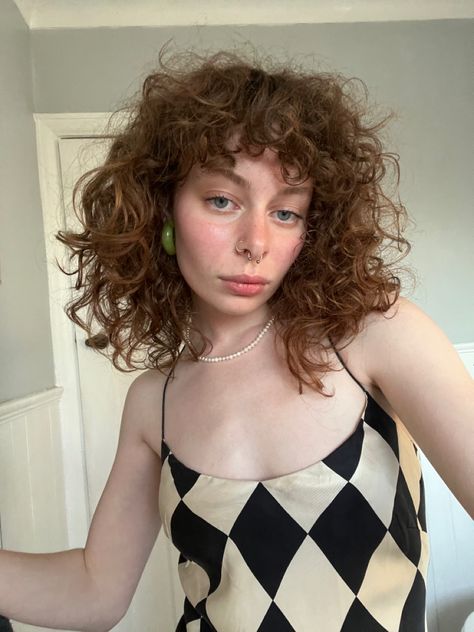 Curly Shag No Bangs, Shag No Bangs, Short Curly Shag, Curly Shag, No Bangs, Alpha Girl, Haircut Inspo, Hair Issues, Brown Fits