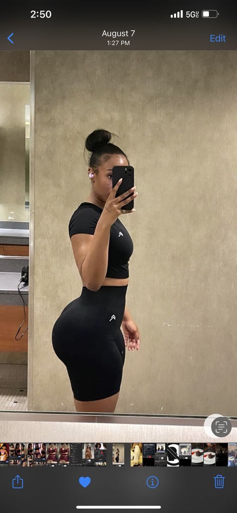 Fitness Goal Black Women, Glutes Black Women, Fit Body Goals Hourglass Outfits, Slim Thick Body Reference Aesthetic, Gym Body Black Women, Slim Thick Body Reference Petite, Gym Body Aesthetic, Hour Glass Body, Aesthetic Body Goals