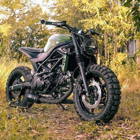 Love the all-terrain, military look of this SV650 built by @eakkspeed for Suzuki Thailand. Now in our latest Bikes Of The Week. Hit the link in our bio, or visit... Harley Gear, Retro Bikes, Moto Scrambler, Motos Harley, Bobber Custom, Мотоциклы Cafe Racers, Bike Exif, Scrambler Motorcycle, Cafe Racer Bikes