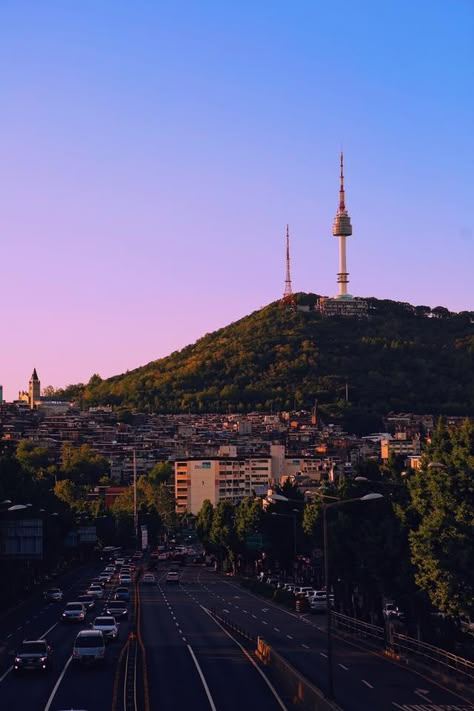 Namsan Tower Seoul Aesthetic, South Korea Aesthetic, Seoul Attractions, Seoul Aesthetic, Seoul Night, Namsan Tower, Korea Photography, South Korea Photography, Korean Aesthetics