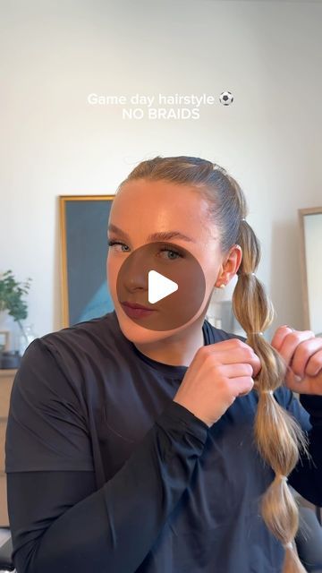 Brittany Isenhour on Instagram: "Game day hairstyle— NO BRAIDS 👀⚽️  Loving the twists + bubble braid look!  #hairstyle #hairtutorial #bubblebraid #soccer #soccergirl #femaleathlete" Bubble Braid For Volleyball, Bubble Braid Soccer Hair, Sports Bubble Braid, Bubble Braids Video, Cute Ponytail Braids, How To Do A Bubble Braid Ponytail, Simple Game Day Hairstyles, Bubble Braids With Hat, Fun Athletic Hairstyles