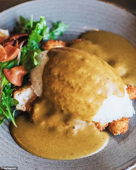 People share their very successful attempts at making wagamama chicken katsu curry | Daily Mail Online Fried Greens, Katsu Curry Recipes, Yaki Soba, Chicken Katsu Curry, Katsu Curry, Chicken Katsu, Asian Restaurant, Doner Kebab, Coconut Milk Curry