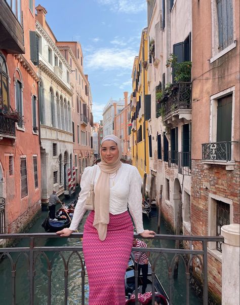 Good Morning Good Day, Aesthetic Muslim Outfits, Hijabi Summer Outfits, Hijabi Fashion Summer, Venice Aesthetic, Hijabi Ootd, Vacation Ootd, Modest Chic, Fashion Muslimah