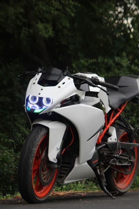 Modified KTM RC 200 Ktm Rc8, Rc 200, Rc 390, Ktm Rc 200, Joker Iphone Wallpaper, Ktm Rc, Bf Picture, Bike Poster, Bike Pic