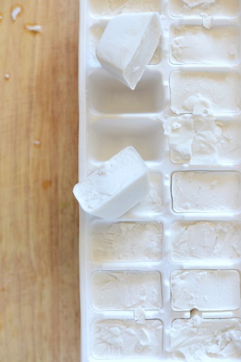 Coconut Milk Ice Cubes: Simply toss these cubes into smoothies like this Coconut Pineapple Pumpkin Seed Smoothie adding a touch of sweet cre... Milk Ice Cubes, Creative Ice Cubes, Ice Cube Recipe, Ice Capades, Mocha Frappuccino, Ice Cube Trays, Ice Ice Baby, Chocolate Syrup, Organic Products