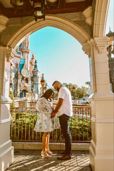 Disney World Maternity Photos, Magic Kingdom Maternity Photoshoot, Disney World Maternity Photoshoot, Disneyland Maternity Photoshoot, Disneyland Gender Reveal, Disney Maternity Photoshoot, Disneyland Pregnant, Disney World Gender Reveal, Disney World Pregnancy Announcement