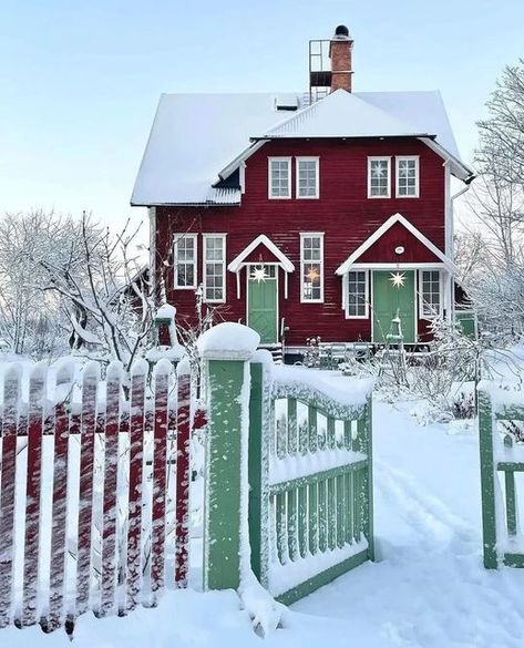 House Near Water, Sweden Christmas, Swedish Houses, Red Houses, Swedish Cottage, Sweden House, Cottages And Bungalows, Country Homes, Days Until Christmas