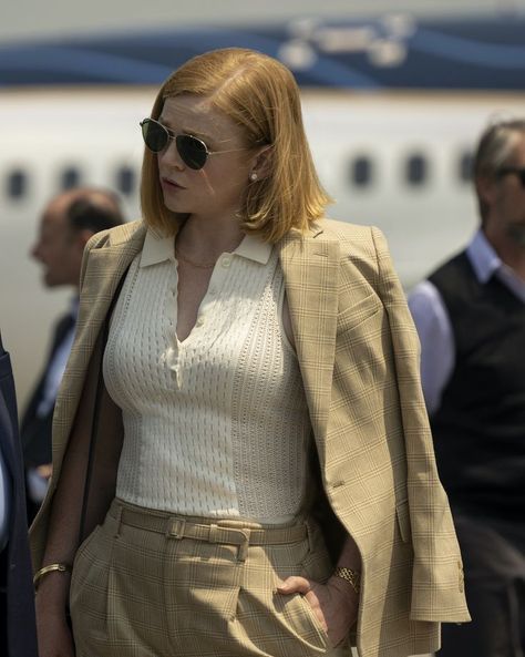 Fall's biggest movie and TV stars have had some major red carpet diamond moments. See them here | Sarah Snook | Sarah Snook Succession | Shiv Succession | Shiv Succession aesthetic | Shiv Succession style | Shiv Succession fashion | Shiv Succession outfits Sarah Snook Succession, Shiv Succession, Succession Outfits, Succession Fashion, Succession Style, Succession Aesthetic, Shiv Roy, Sarah Snook, Cold Fashion