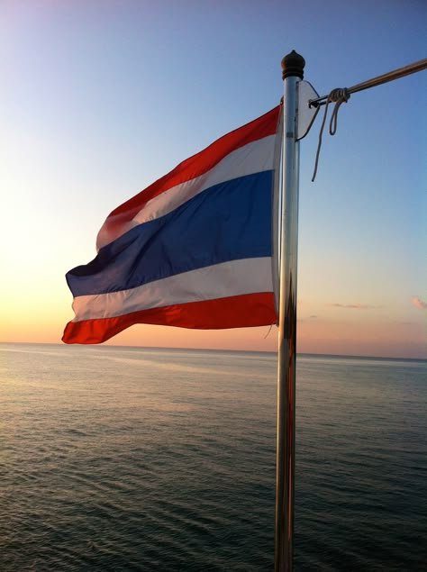 Thai Flag Blowing In The WInd Thai Flag Aesthetic, Thailand Flag Aesthetic, Thai Flag, Thailand Flag, Blowing In The Wind, Flag Icon, Photo To Cartoon, Snapchat Funny, Iphone App Design