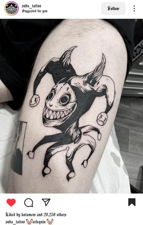 Dark Jester Tattoo, Monster Tattoo Ideas, Simple Creepy Tattoos, Horror Tattoo Ideas Dark Art, Horror Tattoo Designs, Giant Tattoo, Jester Tattoo, Illusion Tattoo, Jester Clown