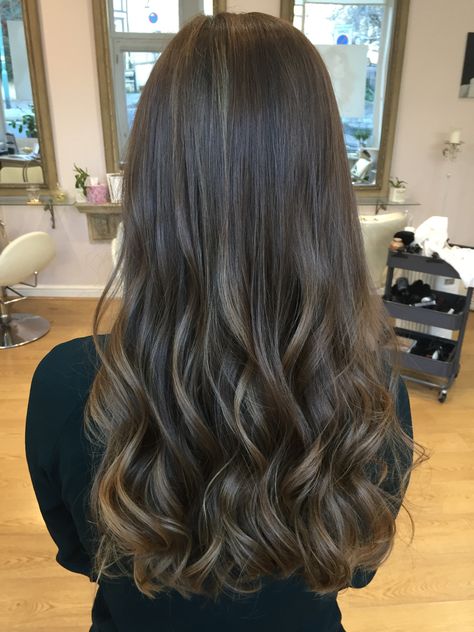 Light Curls Long Hair Loose Waves, Brown Hair Loose Curls, Curls At The Bottom Of Hair, Wavy Hair Formal, Curled Prom Hair, Curled Hairstyles For Medium Hair, Loose Curls Hairstyles, Curling Straight Hair, Light Curls