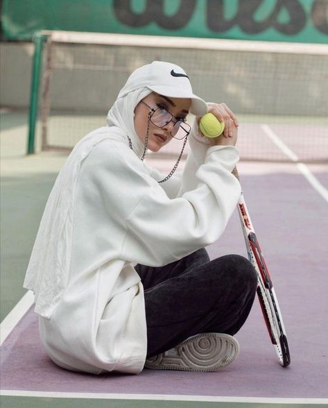 Hijab With Cap Outfit, Hijabi Sports Outfit, Hijab Gym Outfit, Hijab Sport Style, Modest Workout Clothes, Modest Workout, Hijab Sport, Sports Hijab, Hijabi Fits