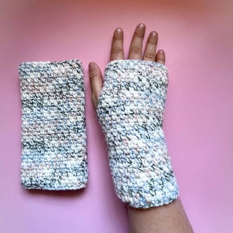 Crochet Moss Stitch, Crochet Moss, Crochet Fingerless Gloves Free Pattern, Crochet Wrist Warmers, Free Pattern Crochet, Linen Stitch, Gloves Pattern, Crochet Ear Warmer, Crochet Fingerless Gloves