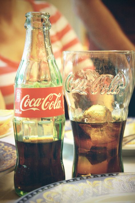 Coke Bottle Aesthetic, Old Coke Bottles, Coke Aesthetic, Bottle Of Coke, Glass Coke Bottles, Bottle Aesthetic, Aesthetic Glass, Tea Cup Cake, Always Coca Cola