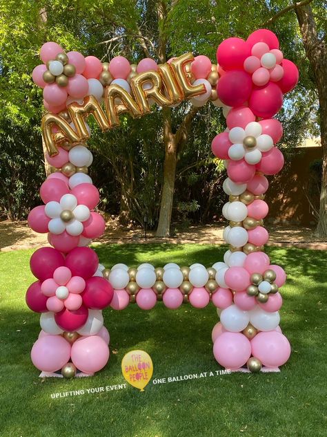 Photo Frames - The Balloon People Balloon Photo Frame, Party Balloons Decorations, Balloon People, Balloon Arch Diy, Balloon Photo, Graduation Photo Booth, Balloon Frame, Roller Skating Party, Toilet Paper Crafts