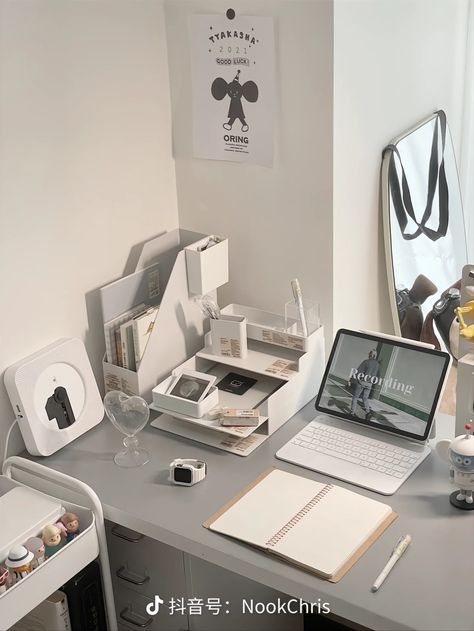 Grey Desk Decor, Grey Desk Aesthetic, Korean Bedroom Ideas, Teen Room Designs, Desk Organisation, Study Desk Decor, Study Decor, Desk Inspo, Desk Inspiration