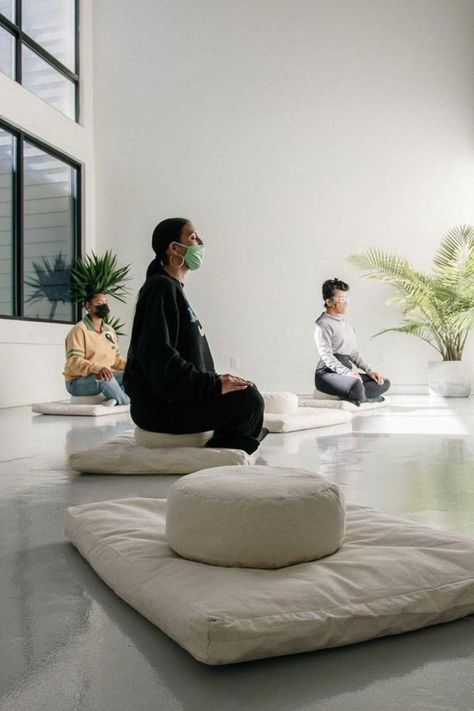 Well Being Space, Holistic Interior Design Spaces, Holistic Office, Room Ideas Beachy, Wellness Rooms, Healing Architecture, Healing Room Ideas, Health Studio, Wellness Center Design