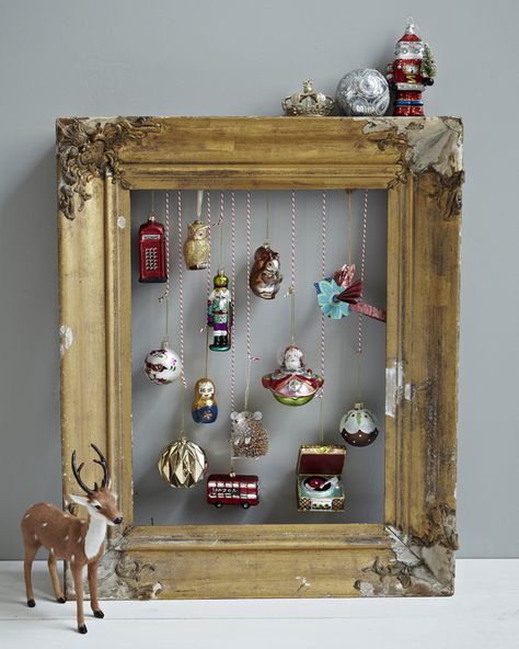 beautiful holiday ornament display | stylist Elkie Brown Julkransar Diy, Diy Jul, Deco Table Noel, Ornament Display, Diy Decoration, Decoration Idea, Christmas Display, Noel Christmas, Beautiful Picture