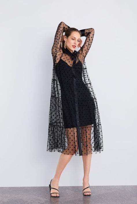 Polka Dot Tulle Dress, Dot Tulle Dress, Mode Kimono, Sheer Fashion, Zara New, High Fashion Street Style, Collar Dress, Tulle Dress, Black Outfit