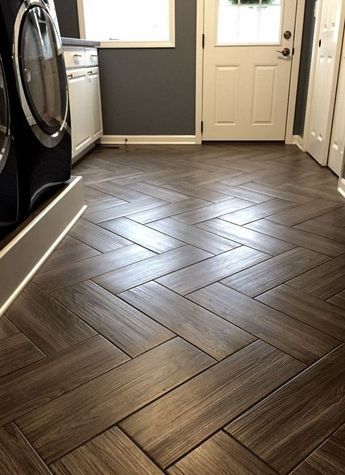 Lantai Vinil, Herringbone Tile Pattern, Wood Grain Tile, Wood Floor Design, Painting Tile Floors, Wood Tile Floors, Flooring Design, Room Tiles, Herringbone Tile