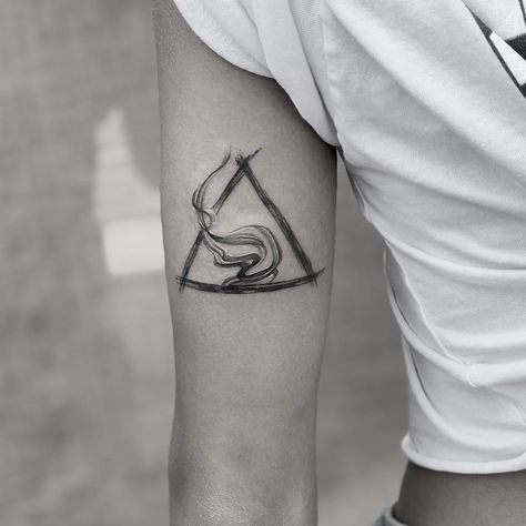 • C I N A R • on Instagram: “Fire element #fire #tattoo #brushstroketattoo #newyorktattoo #triangletattoo #sketchtattoo #cinarts” Element Fire Tattoo, Triangle Fire Tattoo, Fire Element Tattoo Ideas, Fire Arrow Tattoo, Fire Element Tattoo, Tatto Designs, Element Tattoo, New York Tattoo, Element Fire