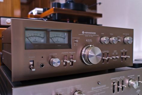 Kenwood Hifi, Kenwood Audio, Turntable Furniture, Retro Tech, Audio Room, Integrated Amplifier, Stereo Amplifier, High End Audio, Hifi Audio