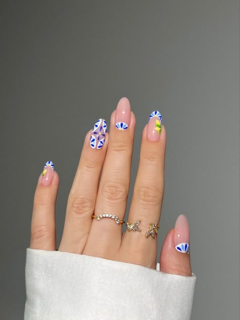 #nailinspo #nailart #nails #naildesign #bluenails #summernails #nailtutorial #aestheticnails #flawlessnails #nailvideos #nailideas #naturalnails #vacationnails #lemonnails #yellownails #frenchnails #whitenails #almondnails #stylishnails #jewelry Portugal Nails Art Designs, Italian Nails Trends, Santorini Nails, Spanish Tile Nails, Mediterranean Nails, Portugal Nails, Summery Nails, Cute Gel Nails, Sparkly Nails