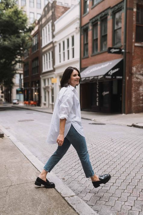 Coach Leah Platform Loafer: Is Coach Making A Comeback? Loafers Jeans Outfit, Chunky Loafers Outfit, How To Style Loafers, Loafer Outfits, Work Vibes, Outfits Primavera, Chunky Loafer, Coach Loafers, Loafers Outfit