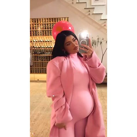 Jenner Pregnant, Kylie Jenner Pregnant, Kylie Pregnant, Kylie Jenner And Travis Scott, Kylie Jenner Fotos, Kylie Jenner Baby, Kylie Jenner Gif, Kylie Jenner News, Pregnancy Videos