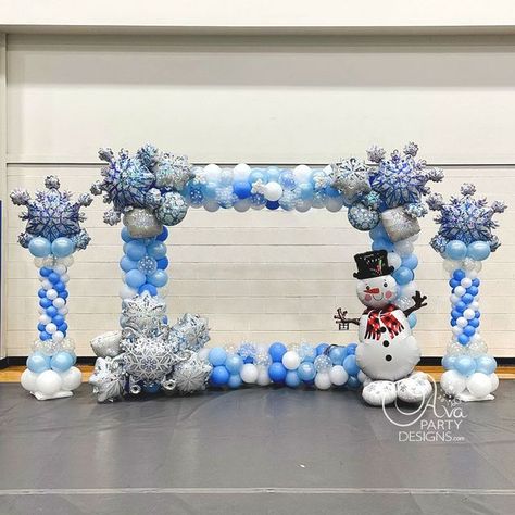 Winter Wonder Land Theme, Winter Wonderland Balloon Decorations, Winter Balloons, Office Themed Party, Winter Wonderland Party Theme, Balloon Pillars, 12th Birthday Cake, Luxury Christmas Decor, Holiday Balloons