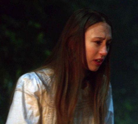 ʲᵒʳᵈⁱ 🍂 Taissa Farmiga The Nun, Horror Movie To Watch, Farmiga Sisters, Conjuring Universe, Violet Harmon, Ahs Cast, Anna Victoria, Tate And Violet, Taissa Farmiga