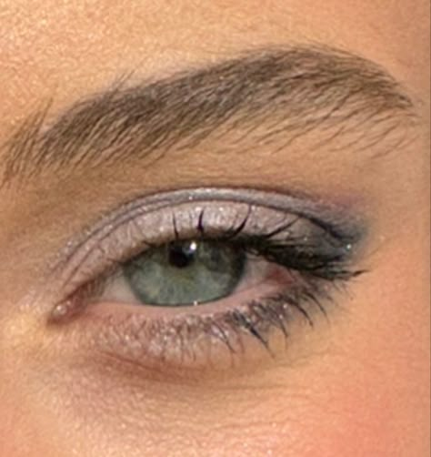 Blue Eyes Grey Eyeshadow, Dark Grey Eyeshadow Looks, Grey Eyeliner Blue Eyes, Navy Eyeshadow Blue Eyes, Grey Eyeshadow Blue Eyes, Eye Makeup For Blue Grey Eyes, Blue Grey Eyeshadow, Blue And Grey Eyeshadow Looks, Blue Eyeshadow Subtle