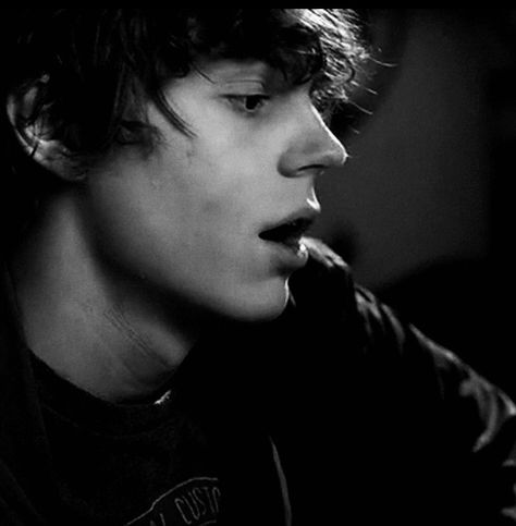 Evan Peters from American Horror Story Daniel Desario, Evan Peters American Horror Story, Tate And Violet, Peter Maximoff, Tate Langdon, Evan Peters, The Perfect Guy, I Stand, American Horror