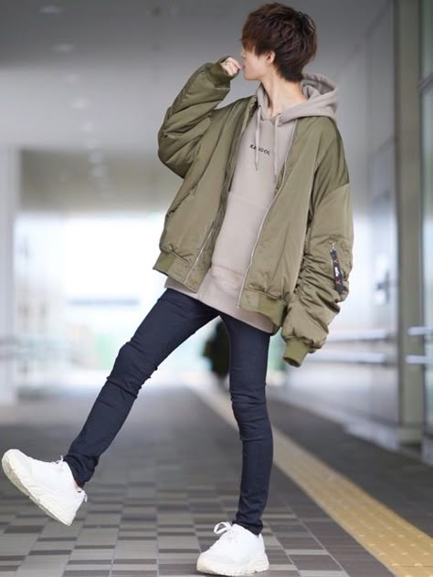 Outfit For Guys Casual, Poses Of Men, Men Outfit Reference, Shojo Boy Outfit, Casual Japanese Outfits Men, Clothes Inspo Men, Japanese Men's Fashion, Japanese Man Fashion, Japanese Aesthetic Outfits Men