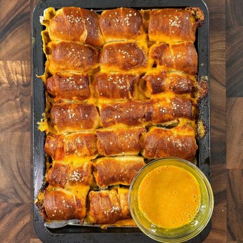 Hot Dog Pretzel Bites - Recipe Champions Spicy Honey Mustard, Honey Mustard Dip, Wrapped Hot Dogs, Pretzel Bites Recipes, Chicken Dance, Refrigerated Pizza Dough, Pretzel Dough, Mustard Dip, Cheese Wrap