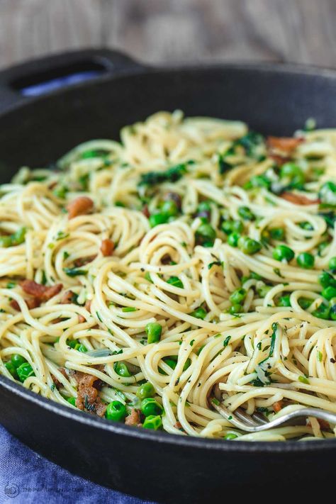 Peas With Pancetta, Meditterean Recipes, Fresh Pea Recipes, Panchetta Recipes, Peas And Pancetta, Pasta And Peas, Mediterranean Dinner, Pancetta Recipes, Pancetta Pasta