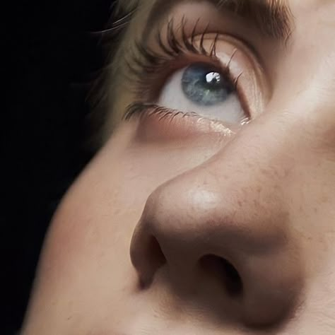 Billie Eilish Close Up, Billie Eilish Eyes Close Up, Billie Eilish Side Profile, Eye Close Up, Celebrity Singers, Most Beautiful Eyes, Ocean Eyes, Billie Eillish, My Woman