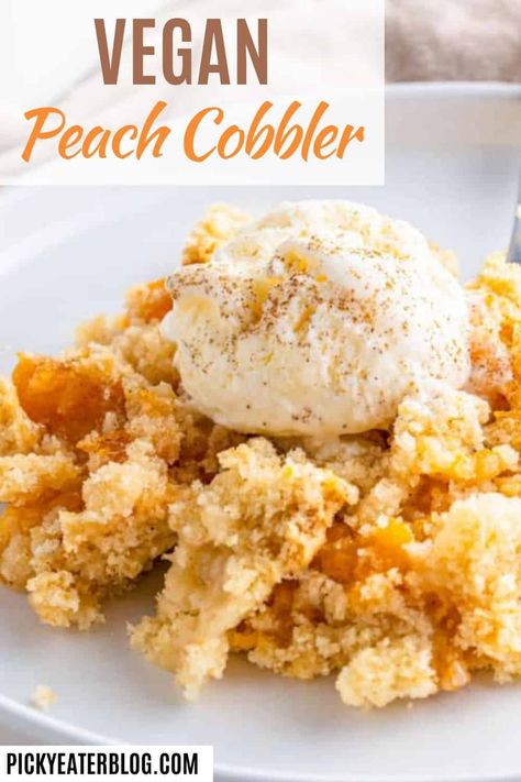 This vegan peach cobbler recipe is easy, fun to make, delicious, and so good! Perfect for summer fresh peaches! Vegan Cobbler, Vegan Peach Cobbler, Vegan Lemon Bars, Fresh Peach Cobbler, Cobbler Recipes Easy, Vegan Peach, Vegan Crockpot, Great Vegan Recipes, Cobbler Easy