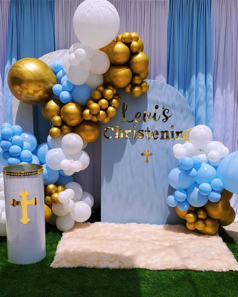 It's giving! #babychristening #babydecor #christening #eventplanner #blue #elegantlycrafted #christeningdecor Christening Backdrop, Backdrop Balloon Garland, Chiara Backdrop, Backdrop Balloon, Christening Decorations, Balloon Centerpieces, Balloon Backdrop, Baby Christening, Backdrop Design