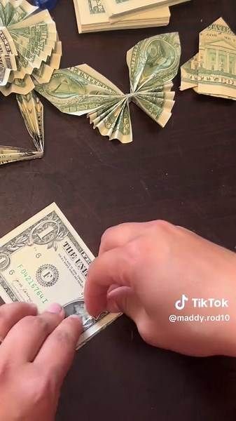 DIY | 4 Easy Butterfly Money Folds To Make A Graduation Lei | Dollar Bill Origami | Money Gift Idea Dollar Flowers Origami Easy, Butterfly Dollar Bill, Folding Dollar Bills Easy Step By Step, Money Folding Ideas Easy, Money Leis For Graduation Diy, Graduation Lei Ideas, Money Butterfly, Butterfly Money, Money Gift Idea