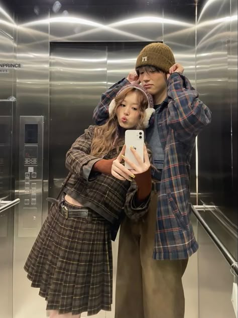 xiaohongshu 小红书 fashion couple mirror selfie everkid and pp Camera Ideas, Gift Basket Ideas For Couples, Gambling Art, Couple Fits, Selfie Camera, Couple Selfies, Ulzzang Couple, Love And Connection, Korean Couple