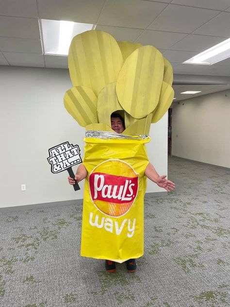 Do Us a Flavor DIY Costume Bag Of Chips Costume, Potato Costume, Chip Costume, Popcorn Costume, Fancy Dress Costumes Kids, Diy Group Halloween Costumes, Purim Costumes, Lego Costume, Bag Of Chips